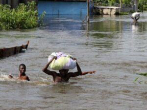 Nigeria-YOI Disaster Relief-640x480 (6)